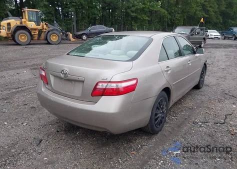 2007 Toyota Camry Le z USA, uszkodzony, nr VIN JTNBE46K073037144